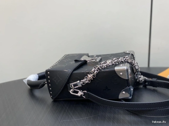 LOUIS Monogram Camera Box VUITTON Canvas 0409